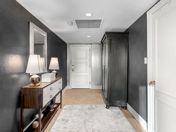 160 Central Park S #2811, New York, NY 10019