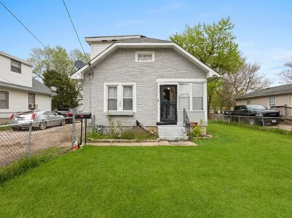 135 N Calhoun St, Aurora, IL 60505