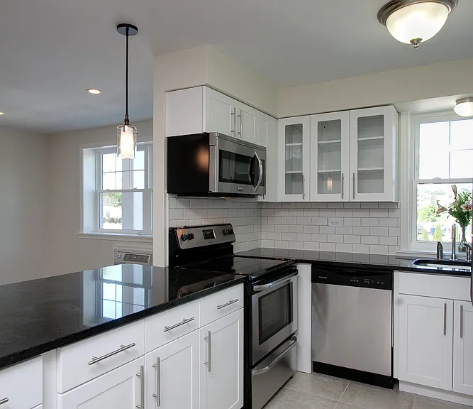 105 Runnymede Ave — Photo 6