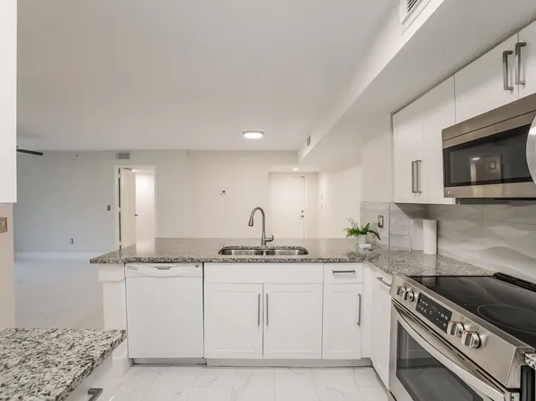 1875 Florida Club Dr, Naples, FL