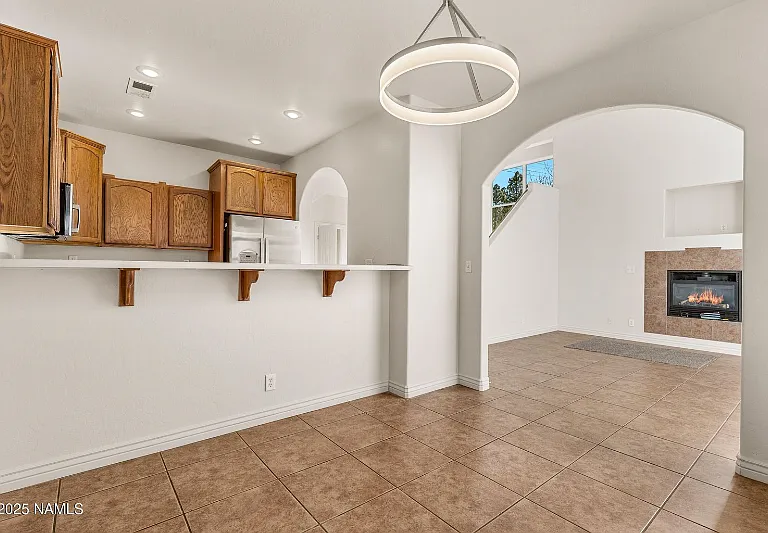 1326 E Trevor Way — Photo 6