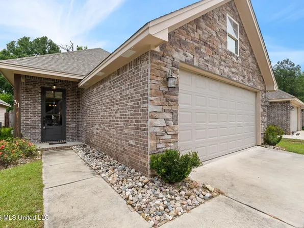 31 Riviera Dr, Hattiesburg, MS 39402
