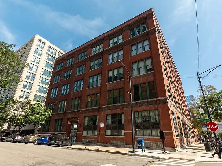331 S Peoria St #401A — Photo 1