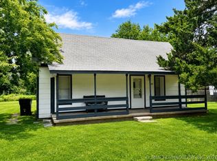 105 S Maytubby St, Kingston, OK 73439