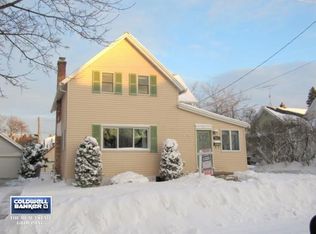 911 N 13th St, Manitowoc, WI 54220