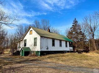 12 Goodrich St, Athens, NY 12015