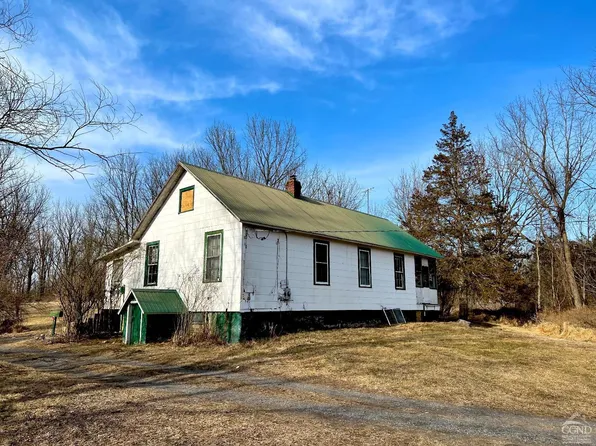 12 Goodrich St, Athens, NY 12015