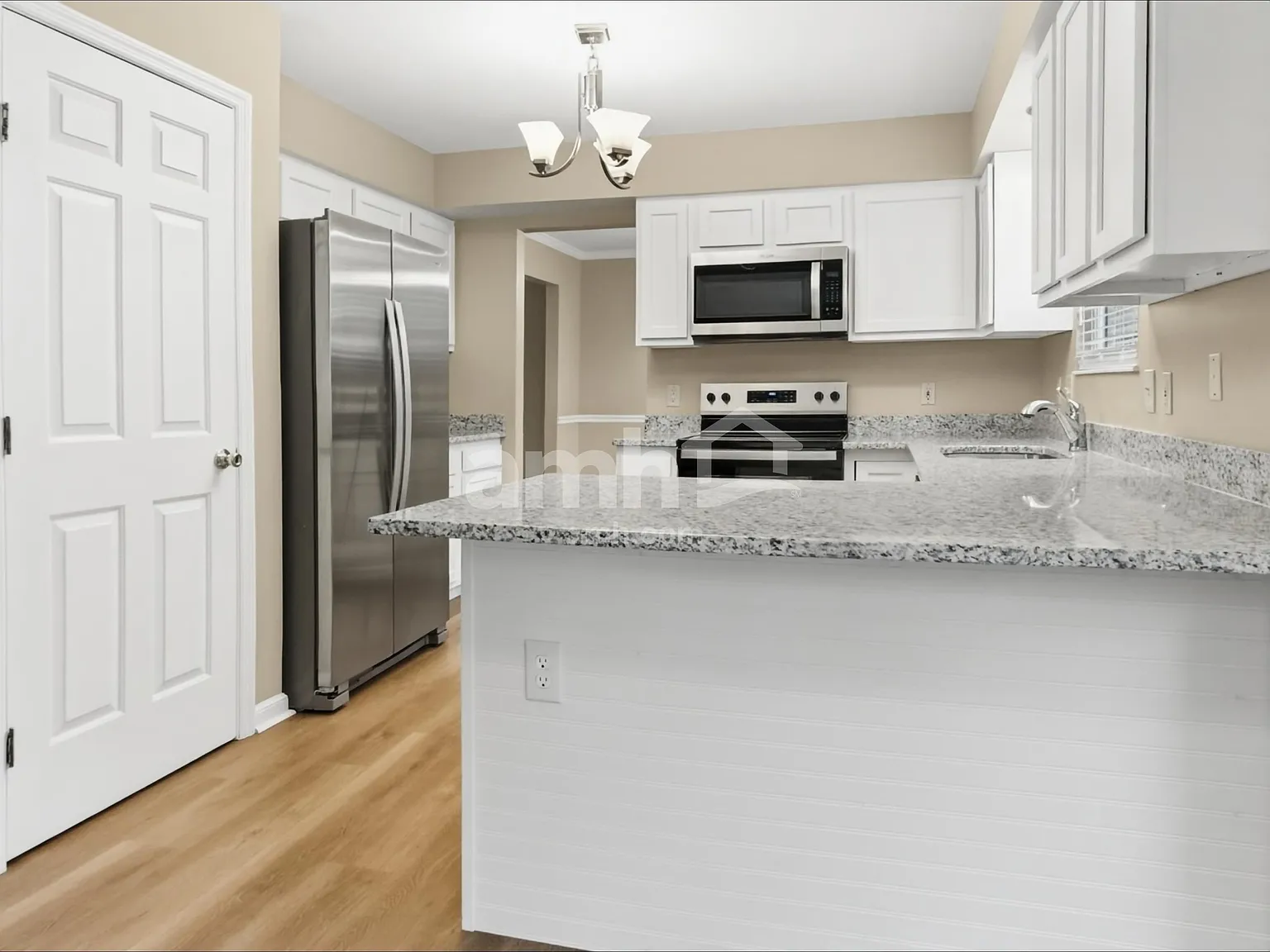 4 bed, 2.5 bath, 3280 sqft, $2,910 — Photo 4