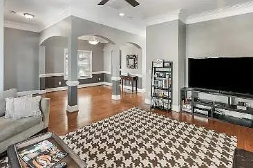 1745 Lela Ave — Photo 8