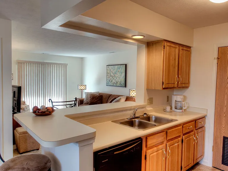 Stillwaters, Hickory Grove Apartments — Photo 12