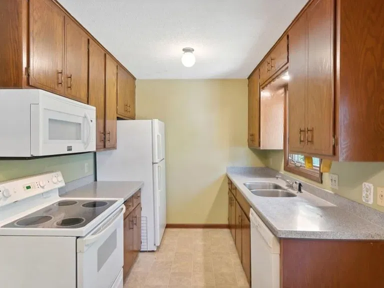 520 Smith St — Photo 2