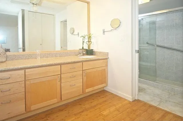 400 Hobron Ln #3115 — Photo 4