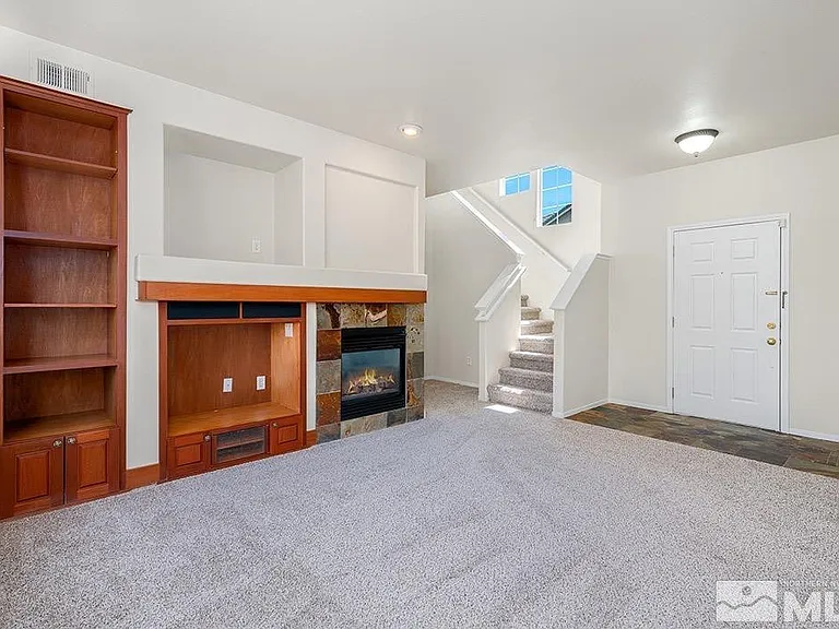9646 Otter Way — Photo 2