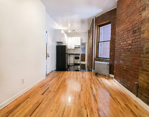 Rented by City Connections Realty | media 5