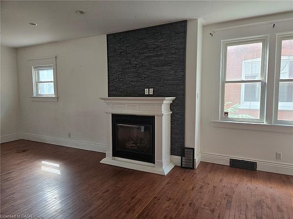 3rd image of 40 Lynnwood Ave