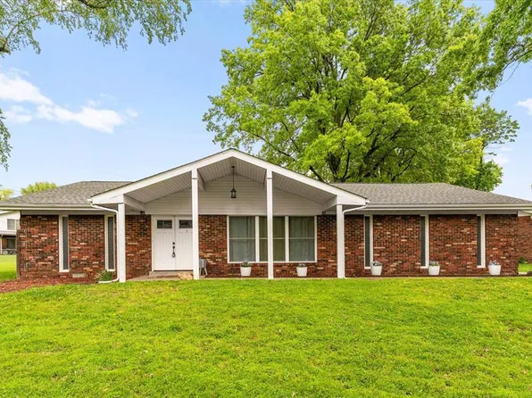 44 Lea Dr, Fairview Heights, IL 62208