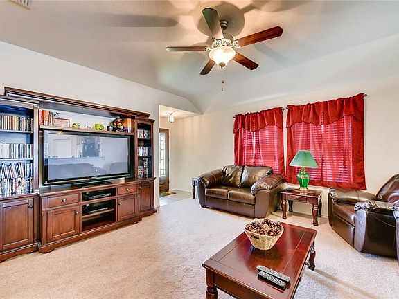 4th image of 4808 Pacific Way Dr