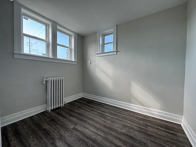 208 Giles Blvd E #7 — Photo 1