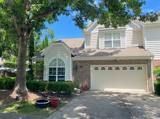 218 Chateau Pl, Chapel Hill, NC 27516