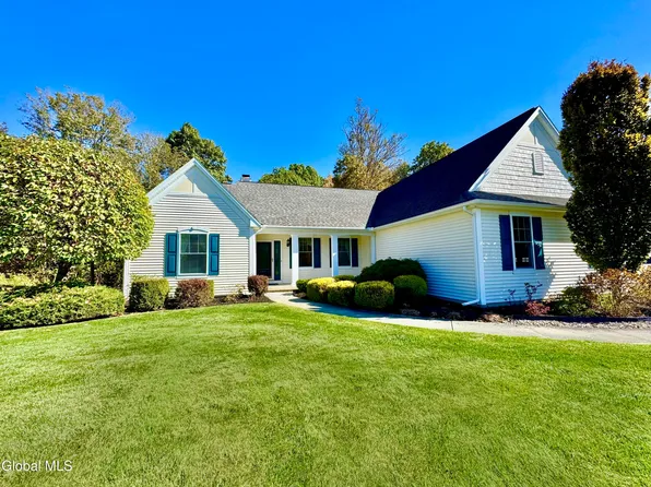 19 Highview Way, Mechanicville, NY 12118