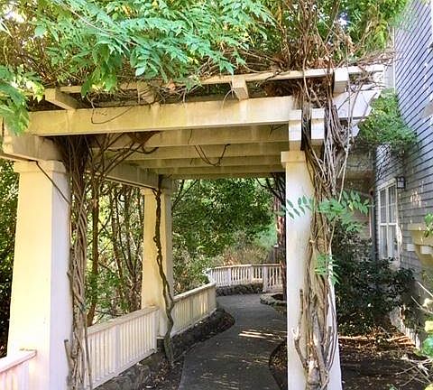 2nd image of 501 Sunny Brook Ln