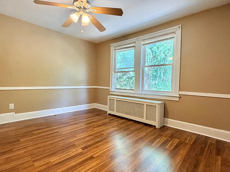 23 Carlton Ave — Photo 13