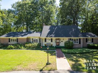 738 Kent Hills Rd NE, Grand Rapids, MI 49505