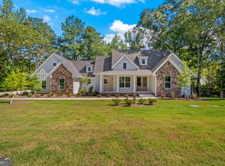 110 Farr Lake Dr, Tyrone, GA 30290