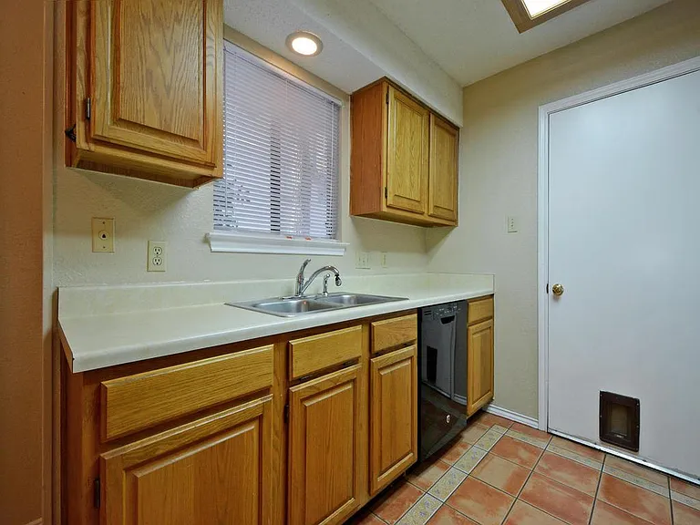 7403 Dallas Dr — Photo 16