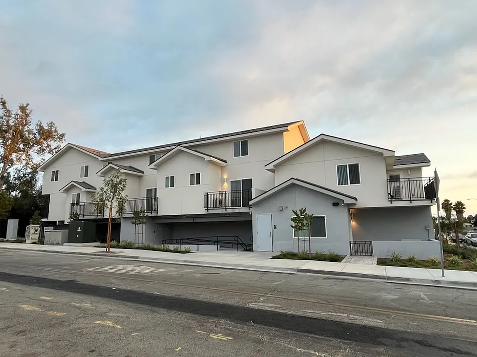 203 Willie James Jones Ave