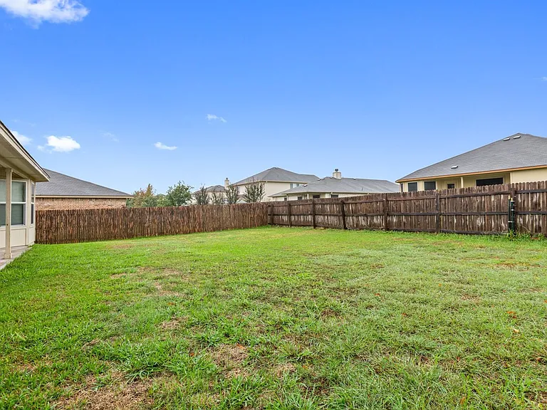 6709 Costa Dr — Photo 10