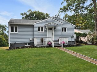 28 Rock Rd W, Green Brook, NJ 08812