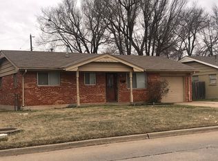 1009 N Janeway Ave, Moore, OK 73160