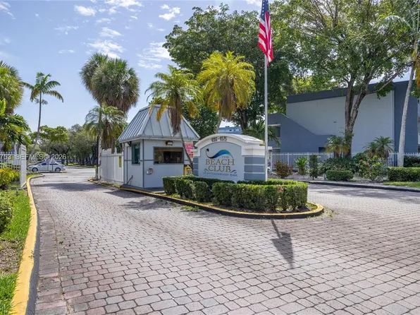 9365 Fontainebleau Blvd APT E205, Miami, FL 33172