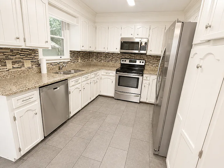 233 Conrad Cir — Photo 13