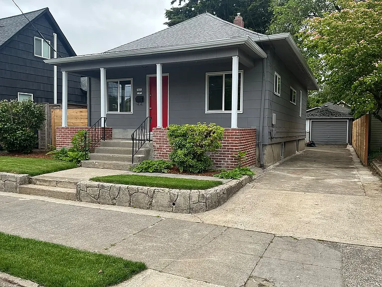 7432 N Olin Ave — Photo 2