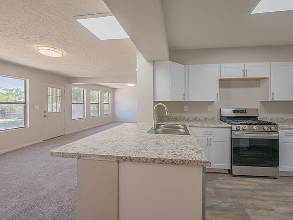 3rd image of 10308 Piedra Ct NW
