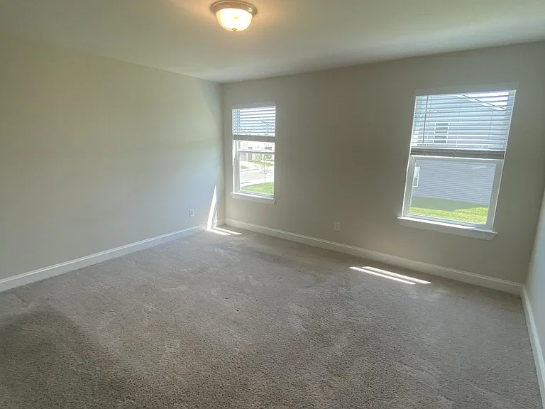 1550 Olympic Ln — Photo 12