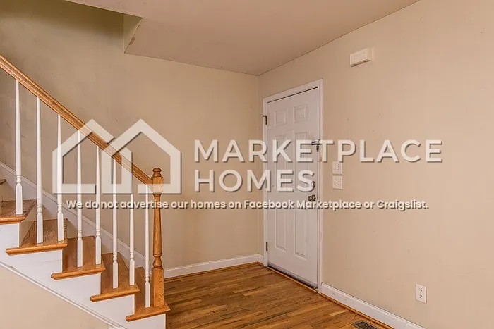 3 bed, 2.5 bath, 1320 sqft, $1,595 — Photo 4