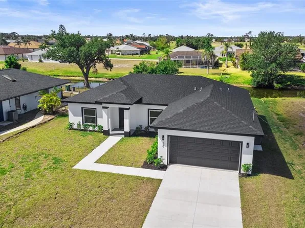 220 Mark Twain Ln, Rotonda West, FL 33947