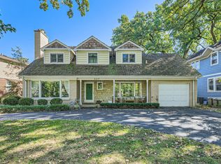 207 Scottswood Rd, Riverside, IL 60546