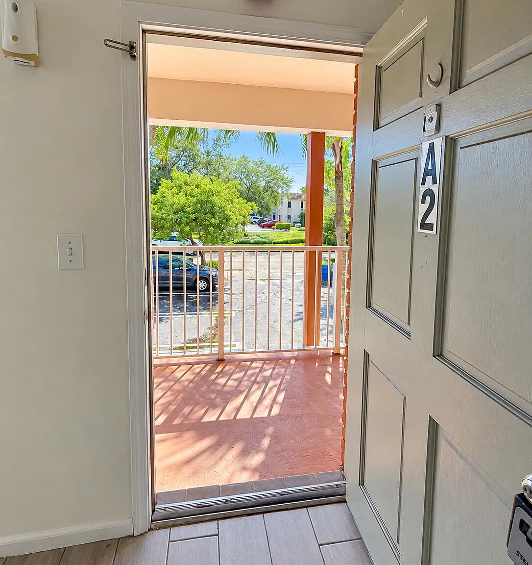 2 bed, 2.0 bath, 1095 sqft, $2,350 — Photo 2