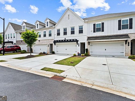 2nd image of 1124 Mornington Way
