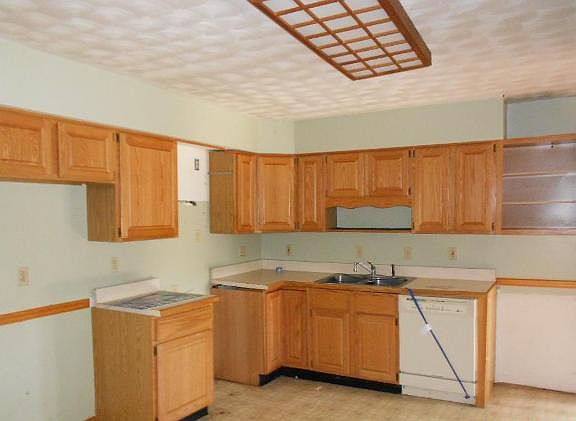 5th image of 2487 Chinquo St