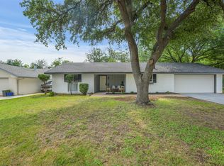 508 Oakwood Dr, Euless, TX 76040