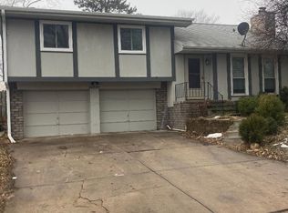 14733 Weir St, Omaha, NE 68137