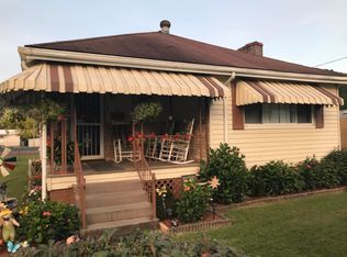 217 11th St, Rainelle, WV 25962