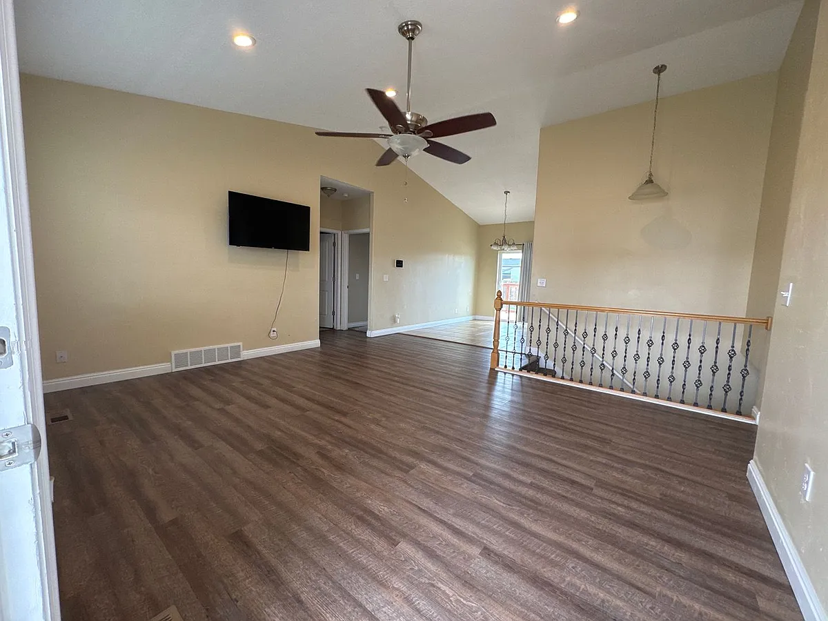 Building Photo - 1452 W 975 S