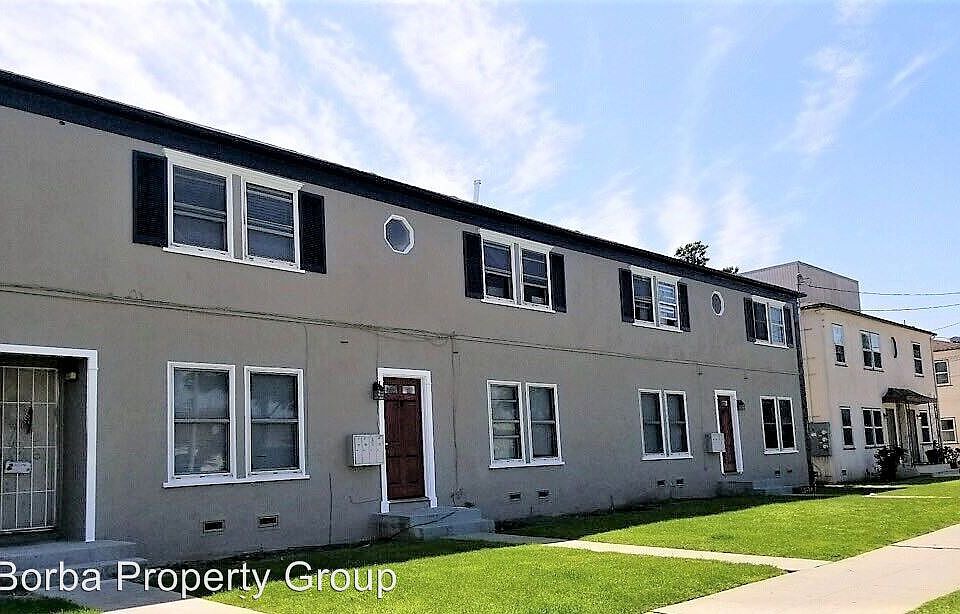 2nd image of 152 W Hillcrest Blvd APT 1