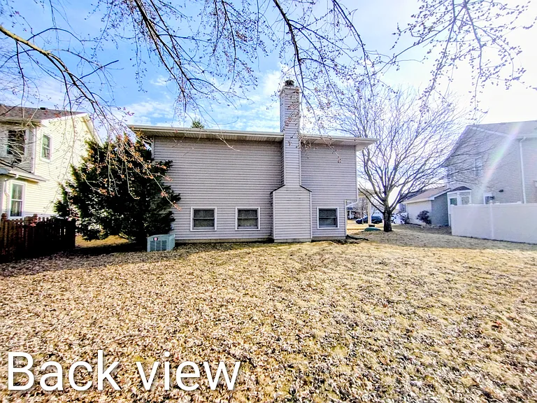 267 Silverado St — Photo 16